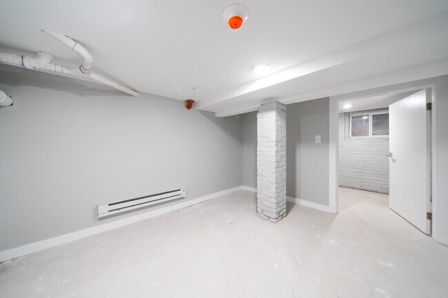 Building Photo - 195 Liberty Ave