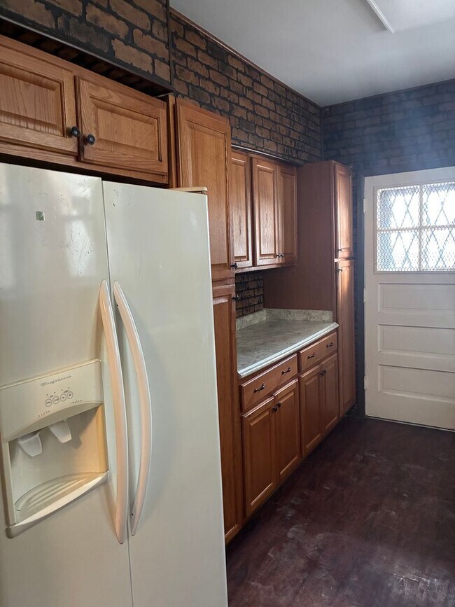 Building Photo - 10625 S Calumet Ave