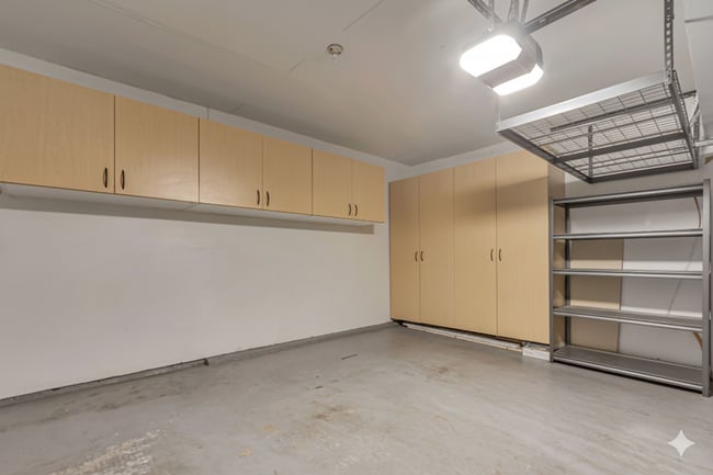 Building Photo - Remodeled 4-Bedroom 3-Bathroom House in Sa...