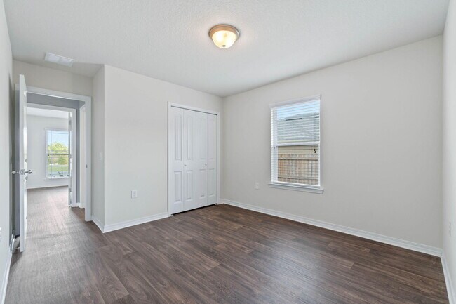 Building Photo - 229 Croft Cir