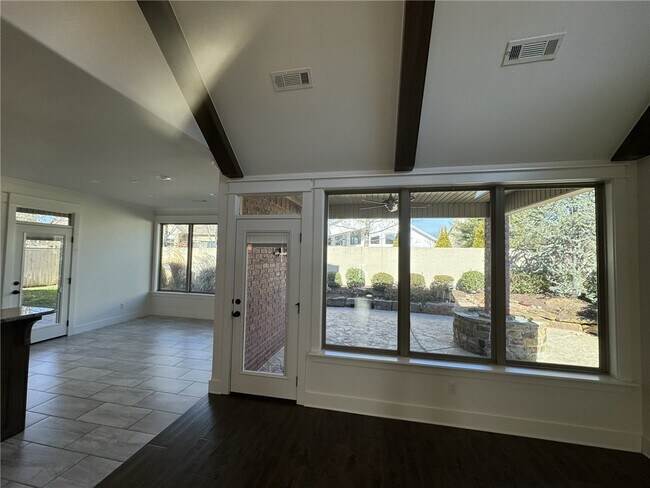 Building Photo - 21 S Prairie Dunes Dr