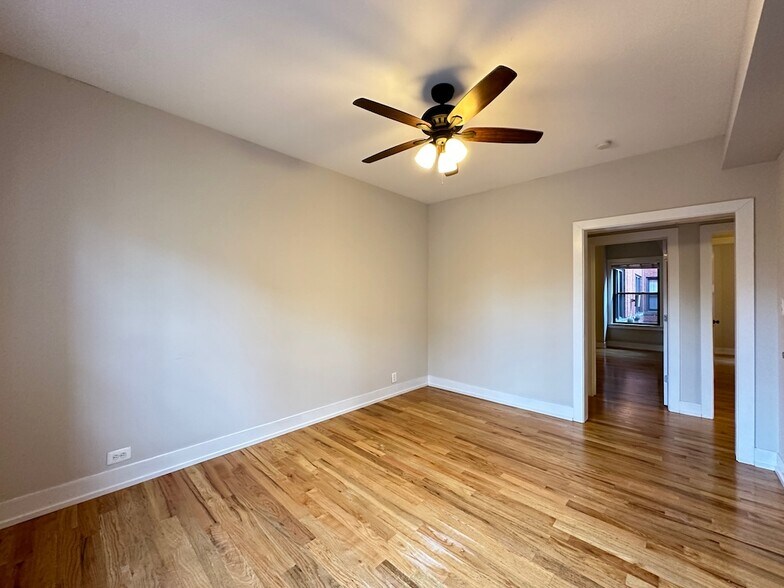 Building Photo - 3528 N Racine