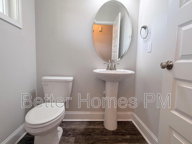 Building Photo - 9058 White Oak Hill Rd