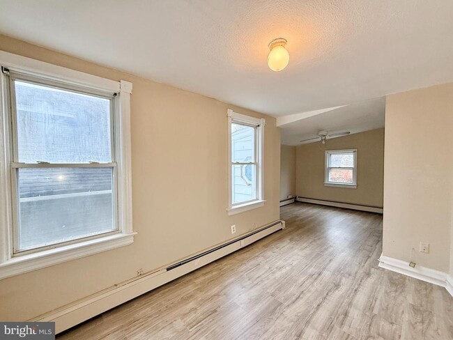 Building Photo - 5 Craven Ave