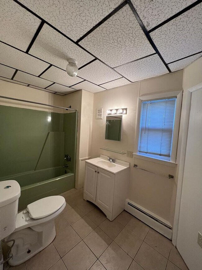 Building Photo - 1339 Good St