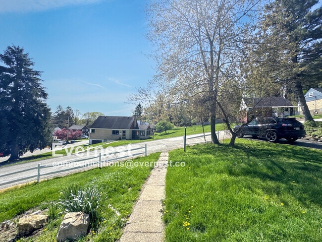 Building Photo - 3037 Blackridge Ave