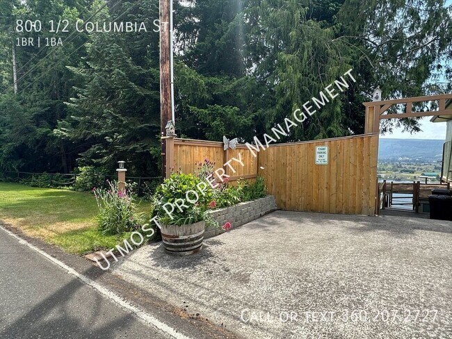 Building Photo - 800 1/2 Columbia St.-
