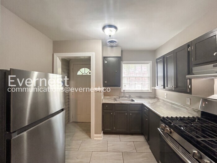 Building Photo - 3376 Spottswood Ave