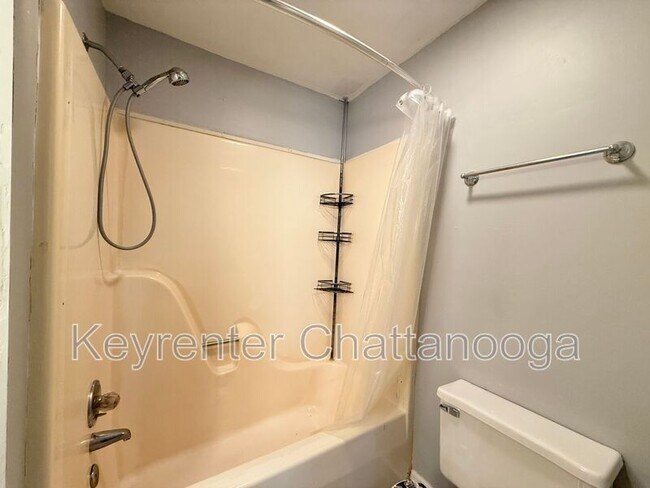 Building Photo - 208 Cliftview Dr