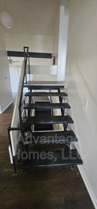 Building Photo - 819 N 70th St