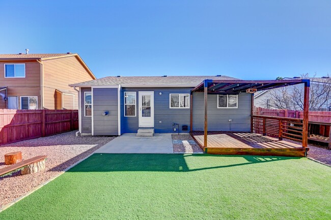 Building Photo - $2,000.00 - 3 bedroom, 2 bathroom, Single ...