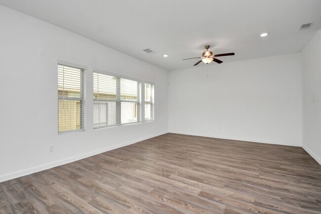 Building Photo - 15851 Bremore Dr