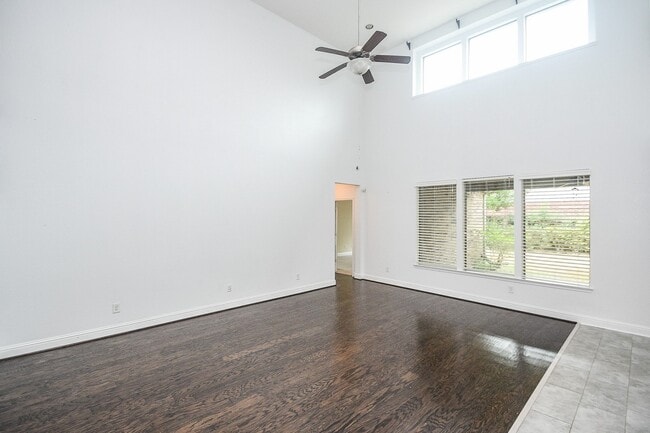 Building Photo - 8343 Sedona Ridge Dr