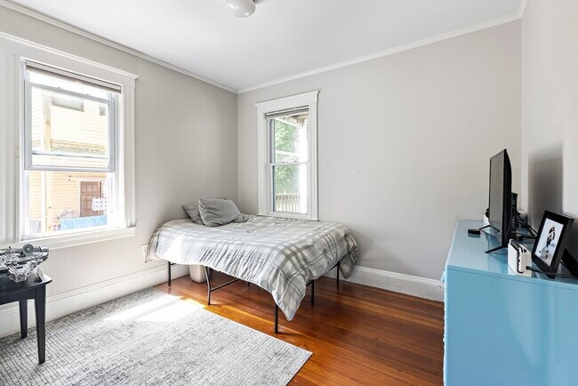 Building Photo - 39 Edison Green