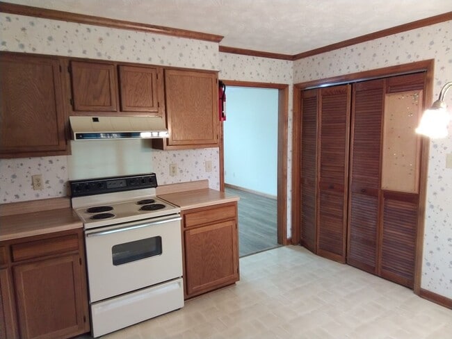 Building Photo - Duplex in Hope Mills!
