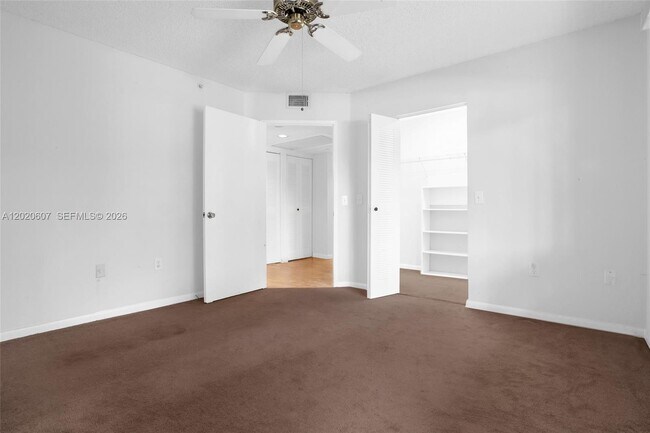 Building Photo - 900 SW 142nd Ave
