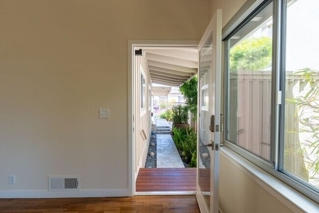 Building Photo - Hilltop Monterey Home