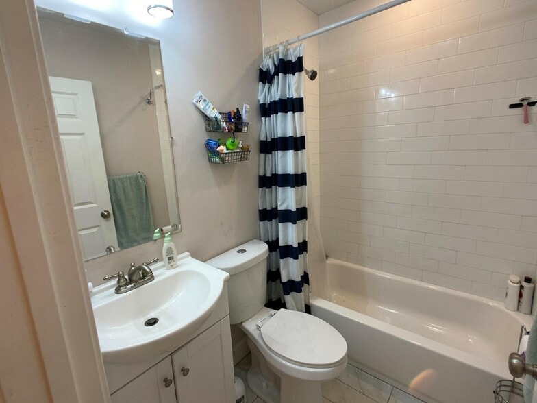 Building Photo - 14 Flint St