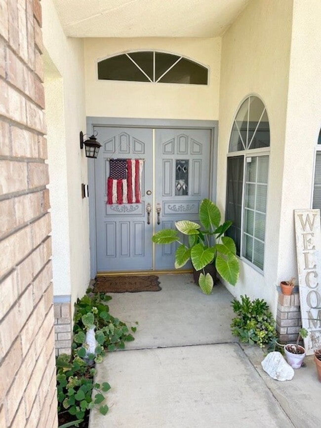 Building Photo - North West Bakersfield Home