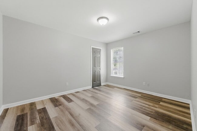 Building Photo - 2271 Sisk St NW