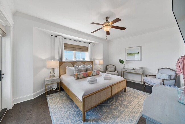 Building Photo - 49 Pleasant St