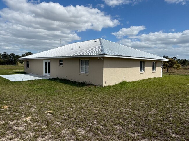 Building Photo - Morriston - 19 ACRE HIDDEN GEM!! **Won't Last**