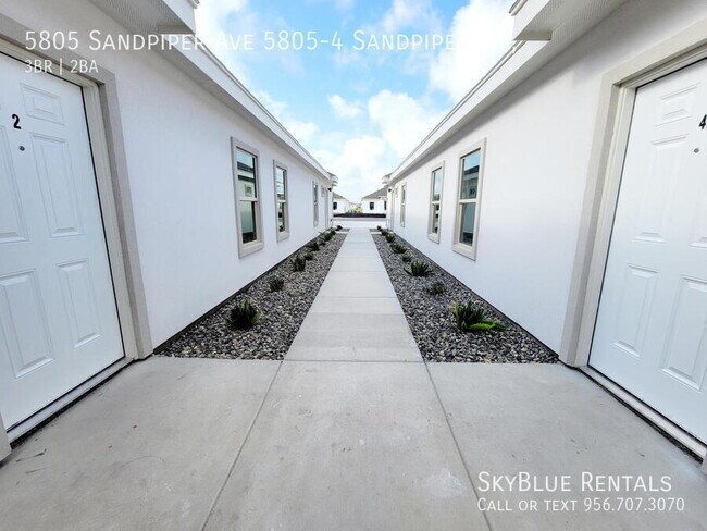Building Photo - 5805 Sandpiper Ave