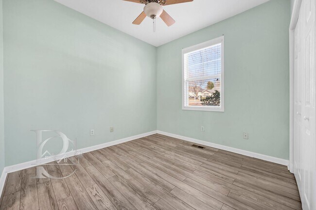 Building Photo - DOWNTOWN COLUMBIA BUNGALOW