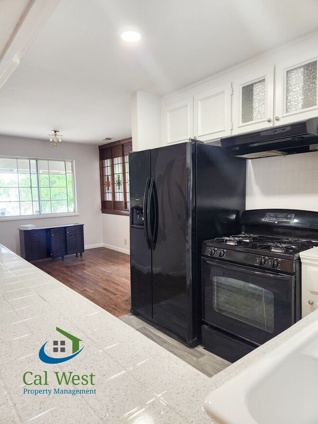 Building Photo - $4595 - **COMING SOON 8/1/26** Well Maintained 3 Bed / 2 Bath Home near Valley Christian HS w/ Pool