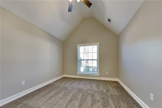 Building Photo - 805 River Valley Dr