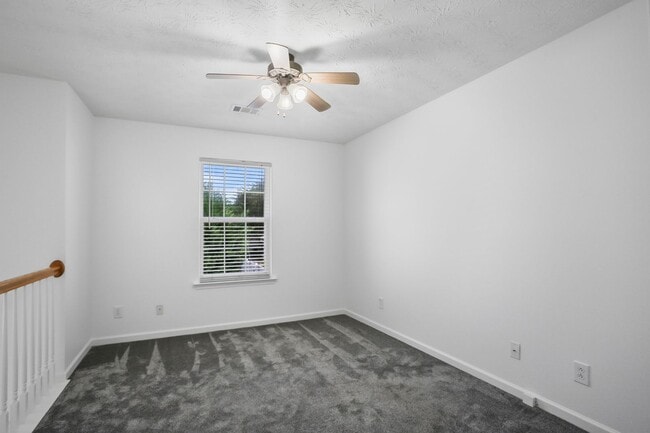 Building Photo - 308 W Oaks Trail