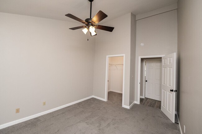 Building Photo - 3 bed 2 bath Home in Lakes of the Four Sea...