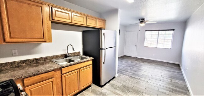 Building Photo - 938 E. 4th St.