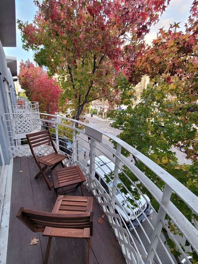 Building Photo - Charming Condo with Two Patios! Steps to t...