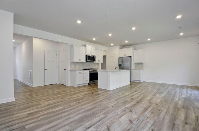 Building Photo - 3858 Heath Ave N