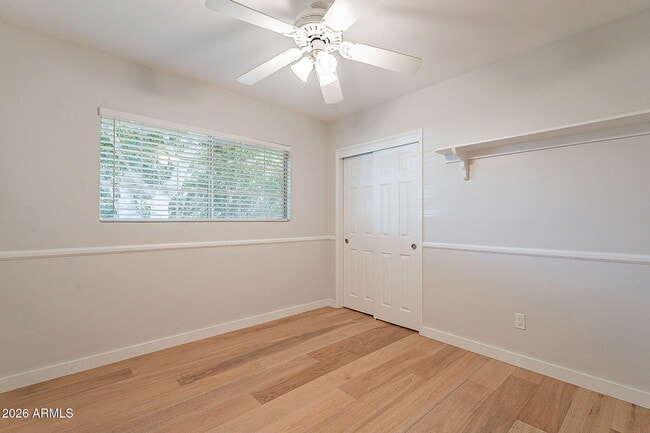 Building Photo - 5715 E Calle Del Paisano