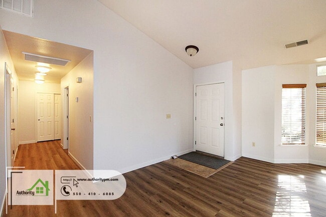 Building Photo - 2882 Sandstone Dr