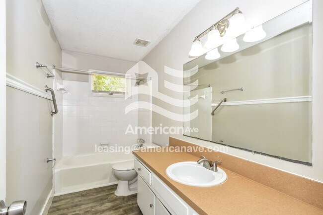 Building Photo - 520 Greensprings Dr