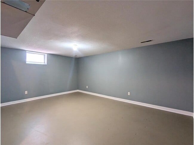 Building Photo - 1326 Clarence St