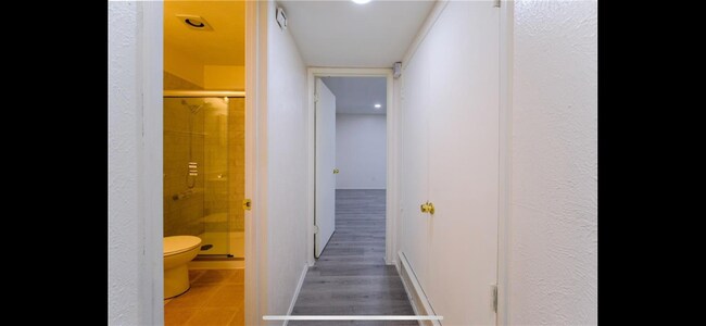 Building Photo - 6403 Apache Ct