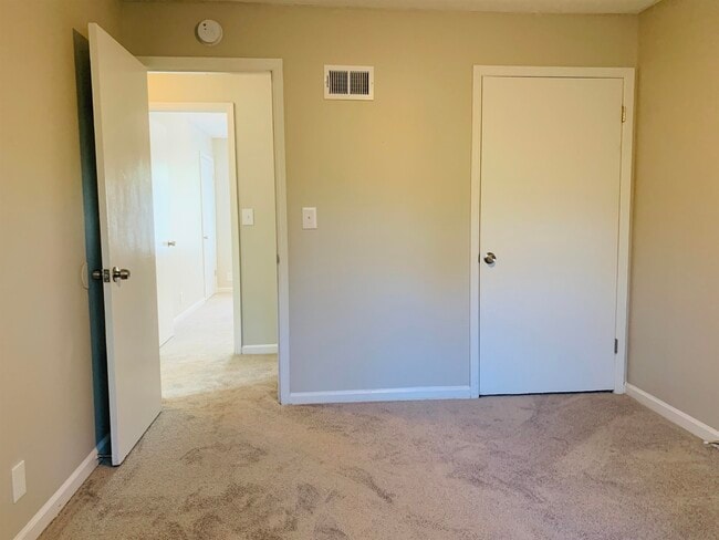 Building Photo - 118 Lafayette Ct