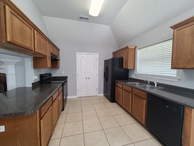 Building Photo - 61471 N 7th St