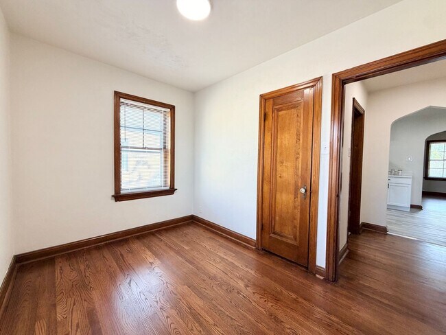 Building Photo - 4734 Locke Ave