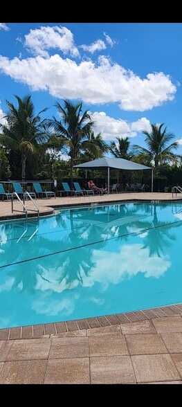 Building Photo - 7249 W Lenox Cir