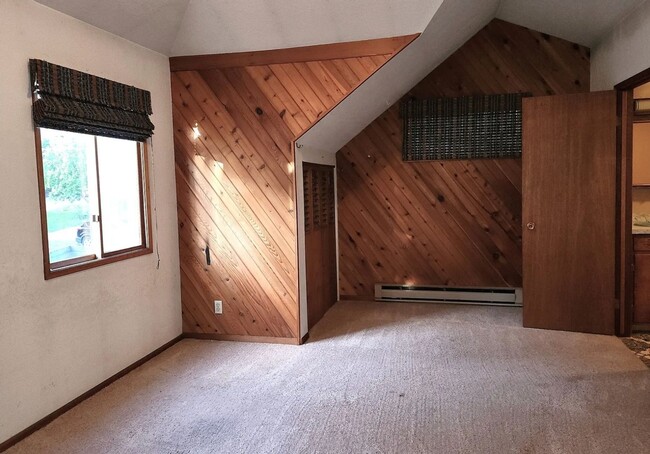 Building Photo - Charming 2BR House in Whitefish