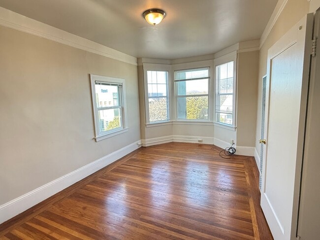 Building Photo - 5826-5830GearyBlvd