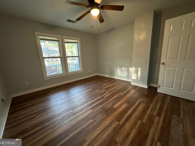 Building Photo - 204 W 3rd St