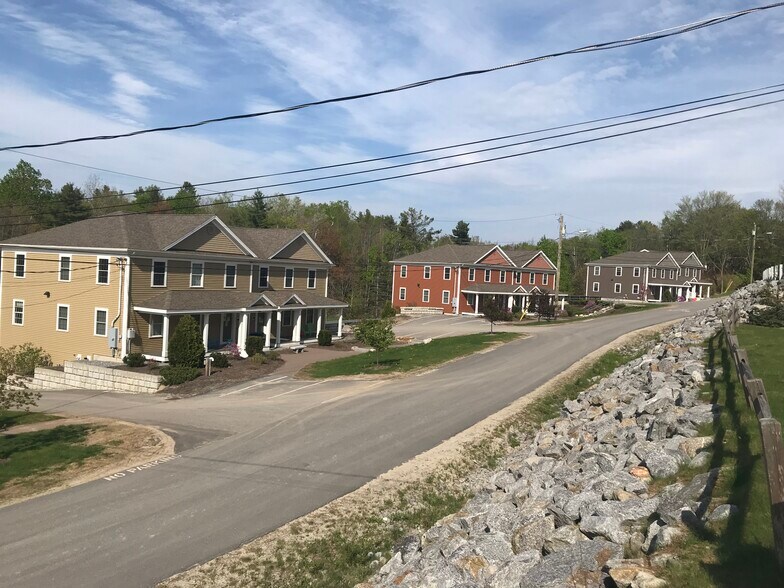 Building Photo - 42 Cottage Ln