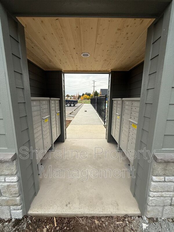 Building Photo - 2009 Freya Ct