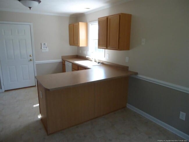 Building Photo - 3694 Pioneer Dr